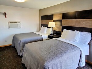 Standard Room with Two Double Beds Photo 3