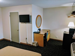 Standard Room with Two Queen Beds Photo 3