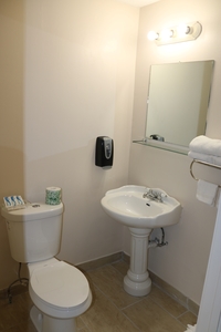 Standard King Room Photo 5